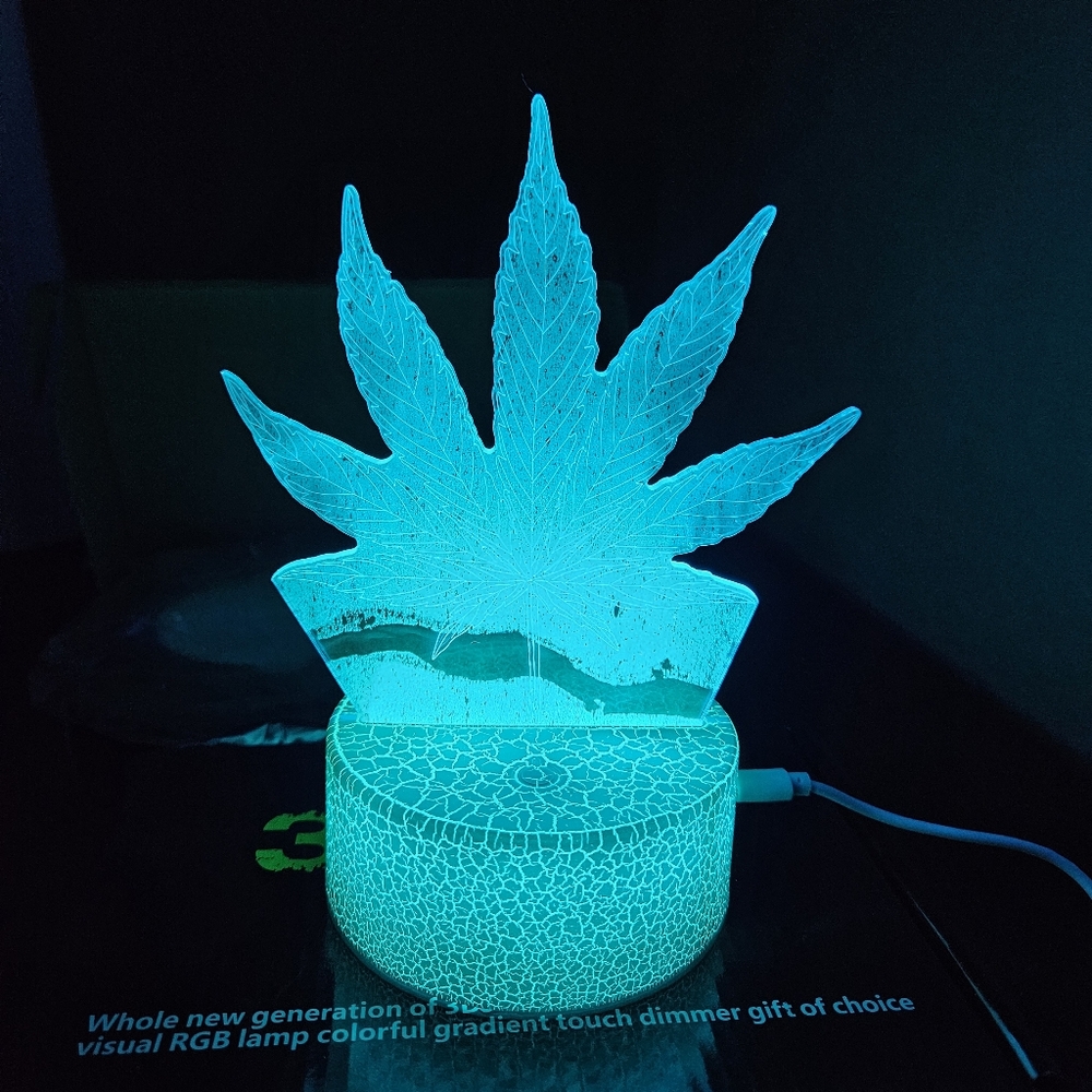 LED lighting with a leaf design, creating a 3D visual illusion - Picture 2 of 12